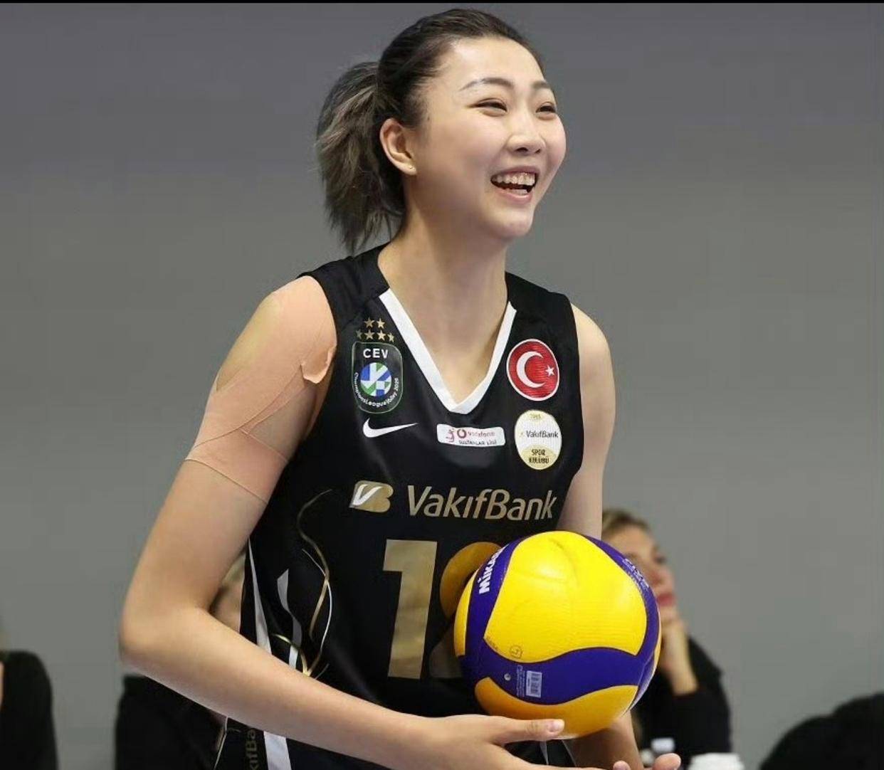 奇才老将低迷难振，球队阵容变动导致表现波动