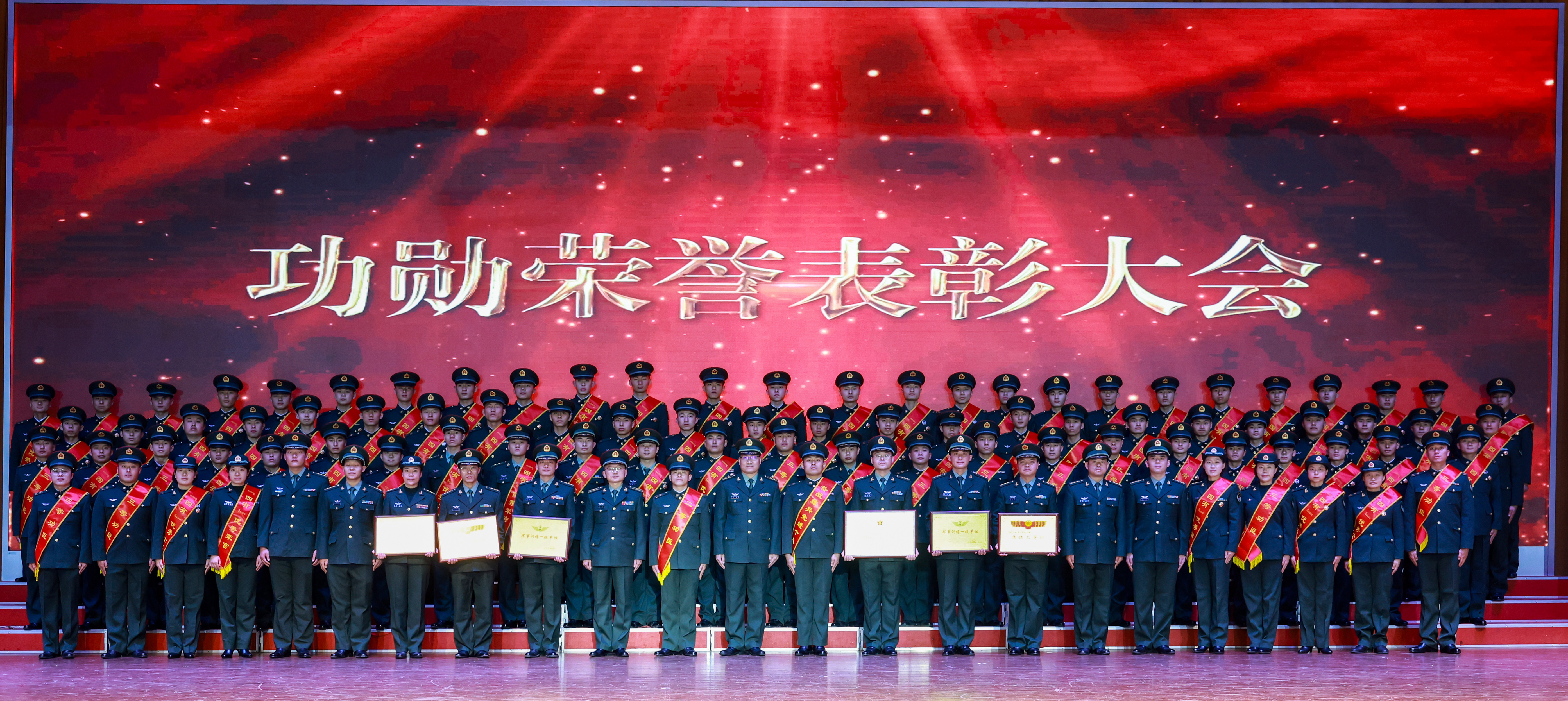 功勋卓著！中国代表团夺冠在握