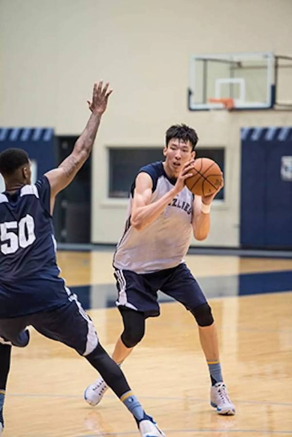 灰熊碾压魔术，周琦刷新纪录